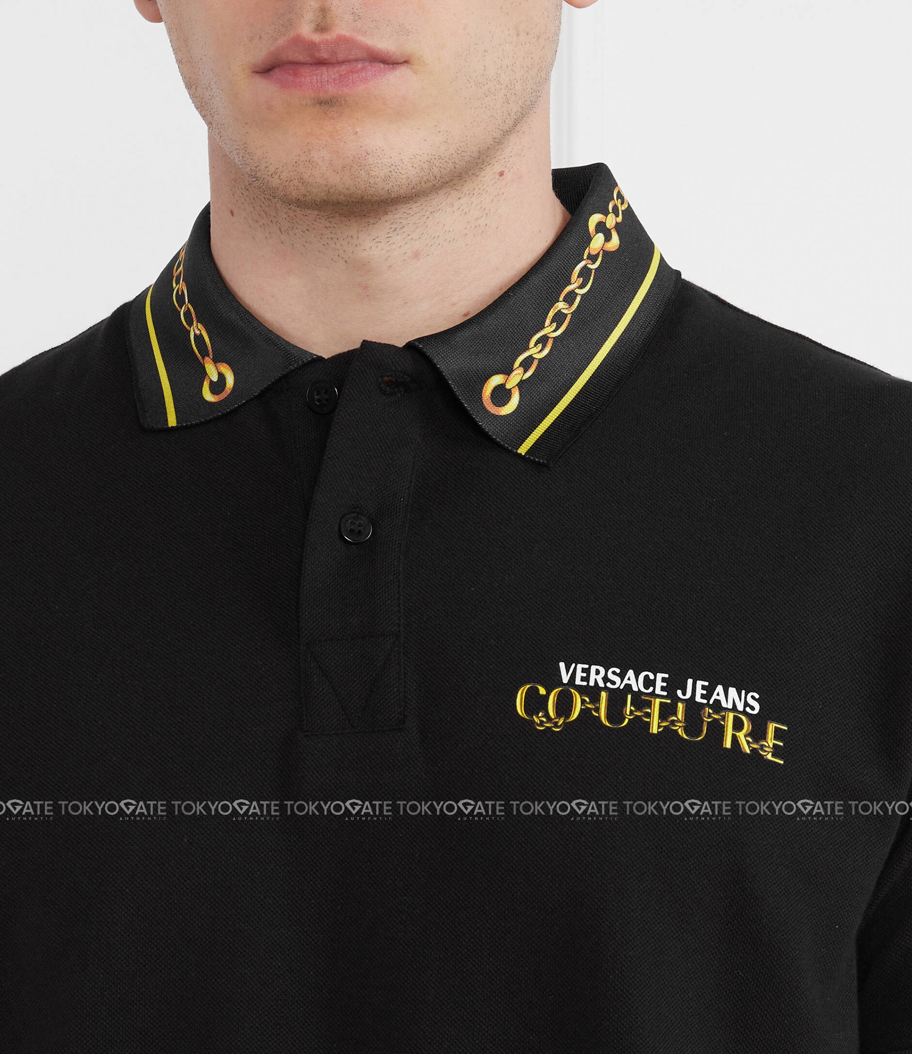 Áo polo Versace Jeans Couture 75GAGT01 CJ01T G89 Black Regular Fit