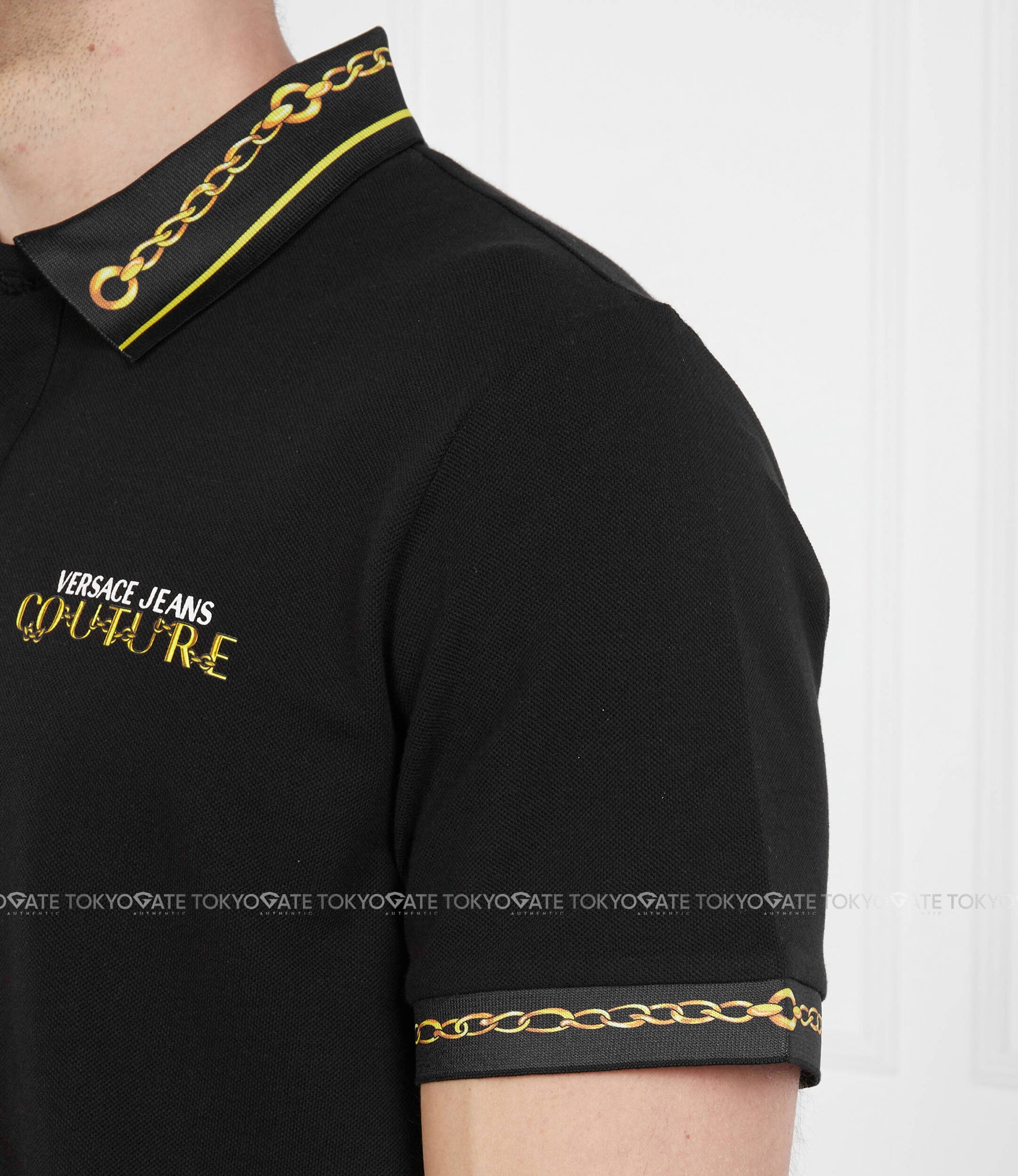 Áo polo Versace Jeans Couture 75GAGT01 CJ01T G89 Black Regular Fit