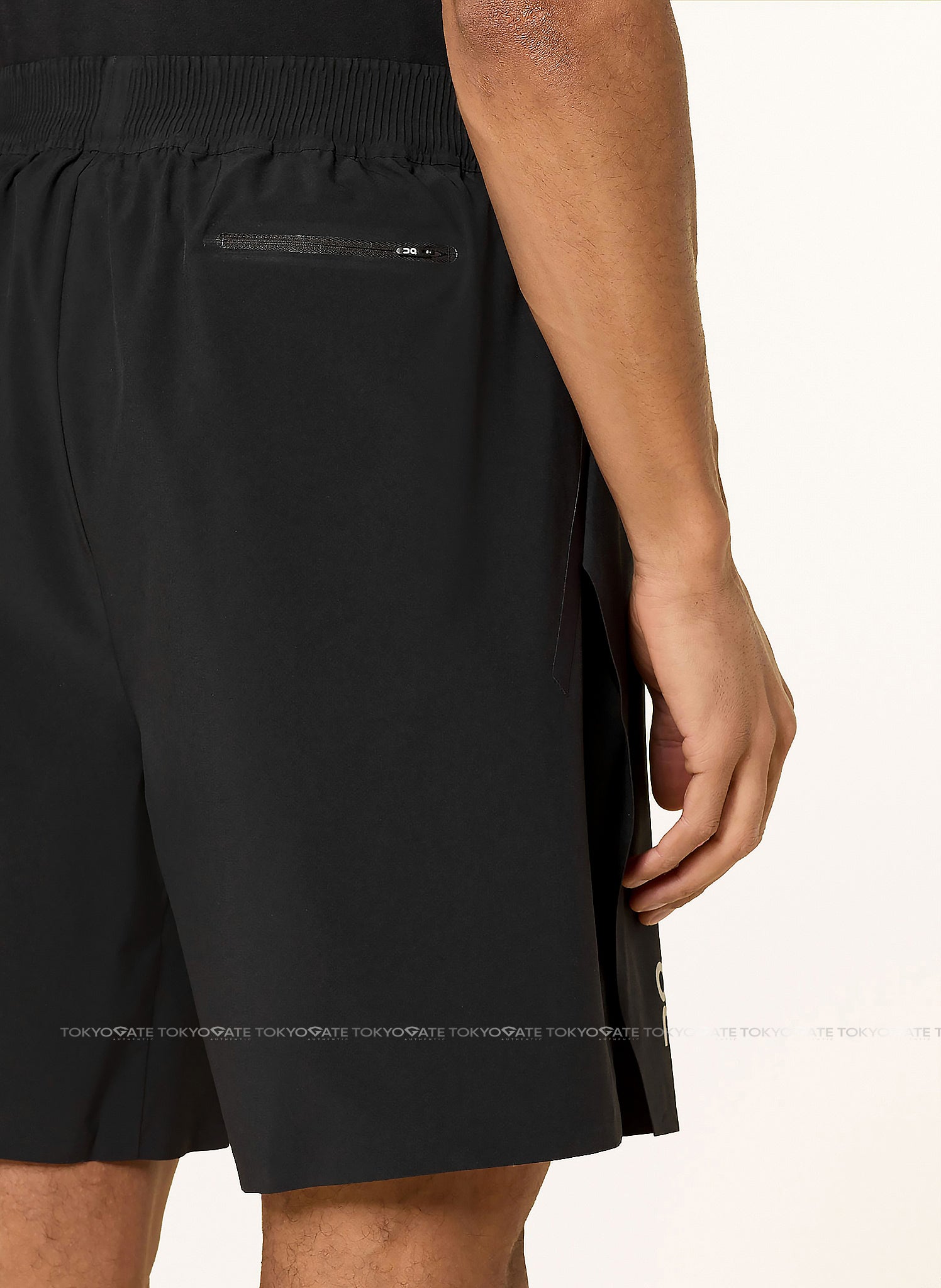 Quần short ON Training 1MF10220553 Black
