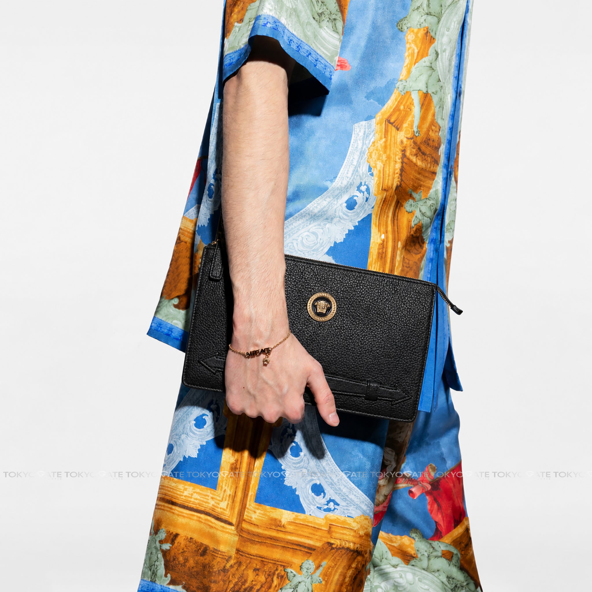 Clutch Versace 1013365 1A02187 Pouch Grainy Calf Black