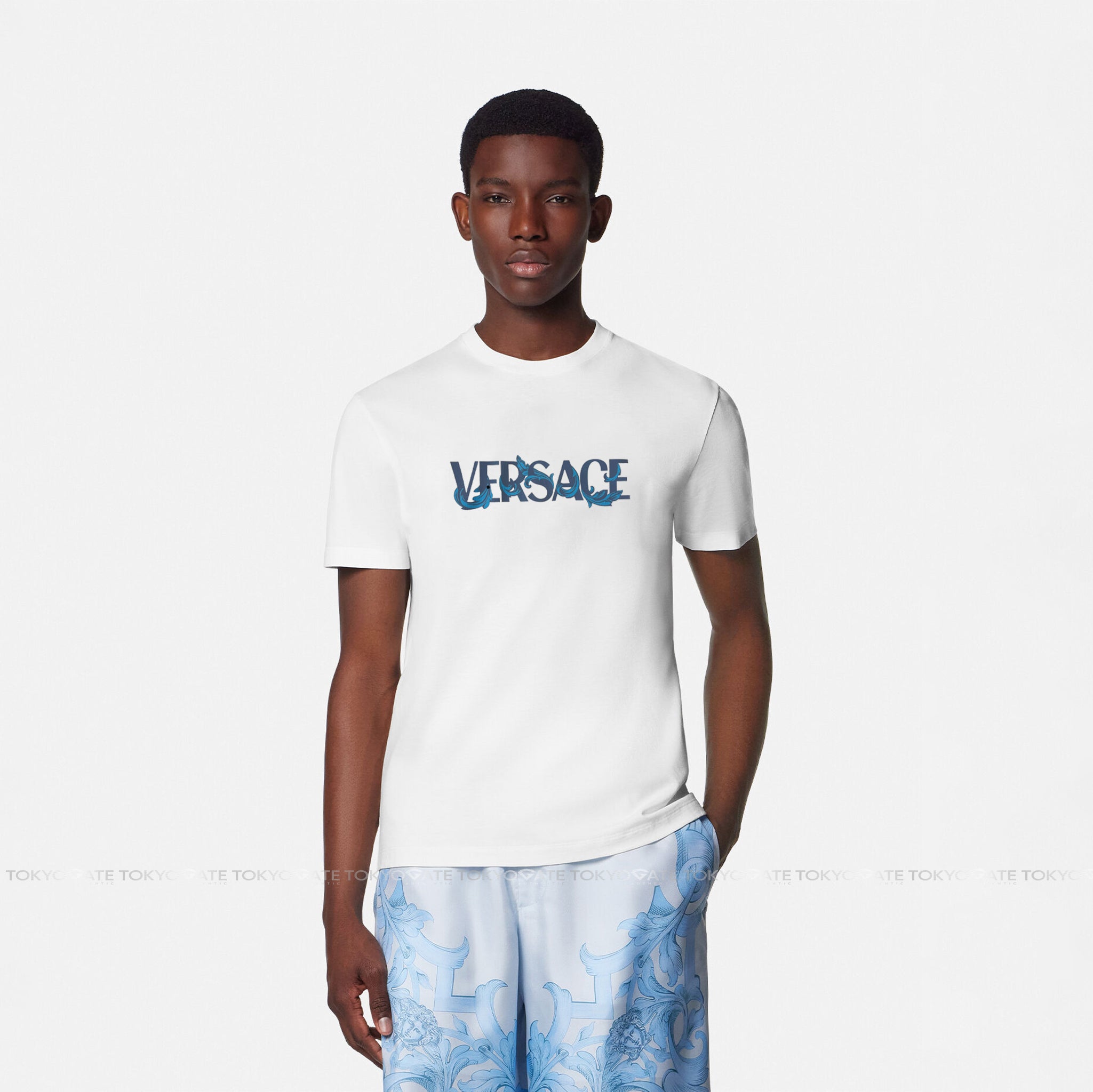 Áo phông Versace 1014427 1A16040 In White Regular Fit