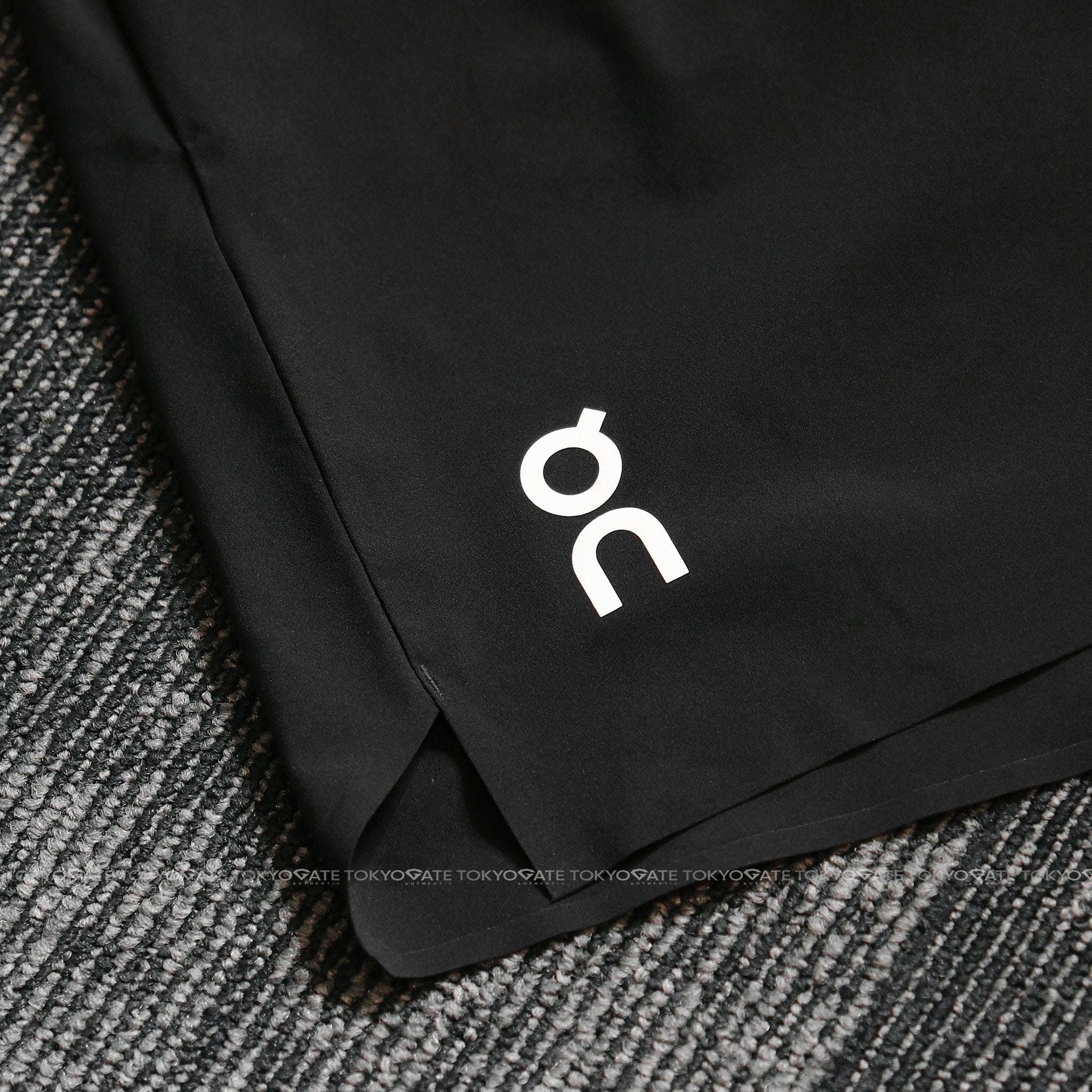 Quần short ON Tennis 1MG10190553 5" Court Black Regular Fit