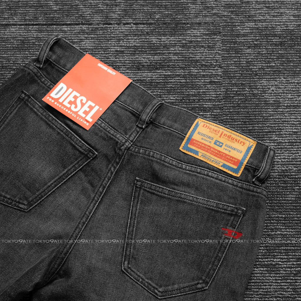 Quần jeans Diesel A0355809F75 D-Strukt Grey Slim fit