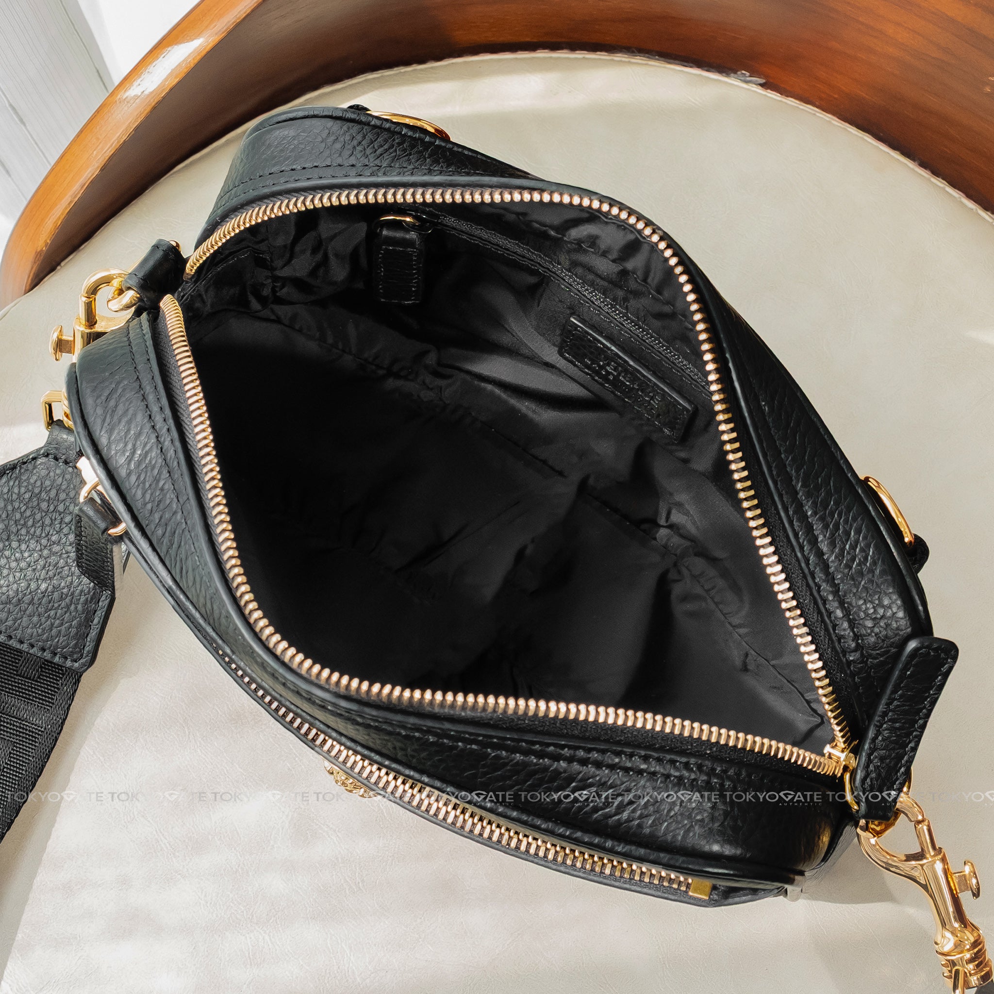Túi Versace 1005464 1A02187 Black Leather Crossbody Bag
