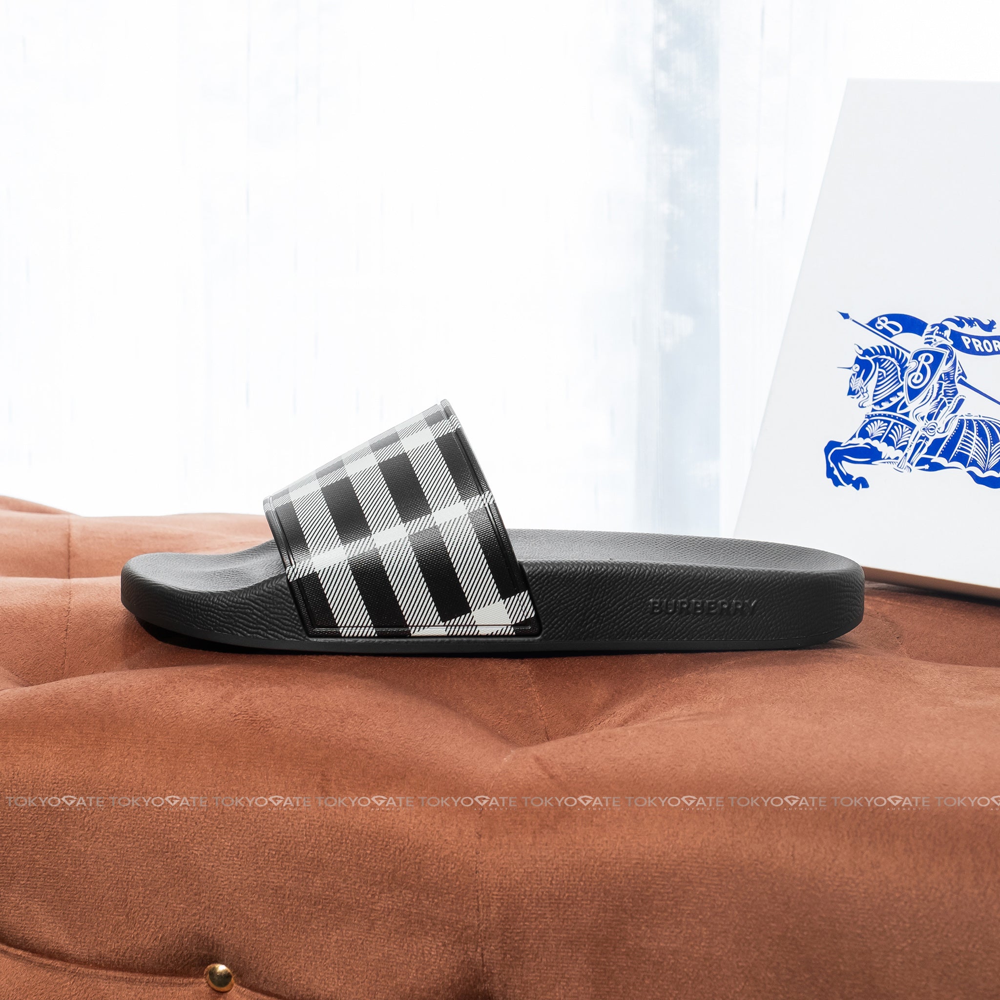 Dép Burberry 8107514 Furley Slides Black IP Check