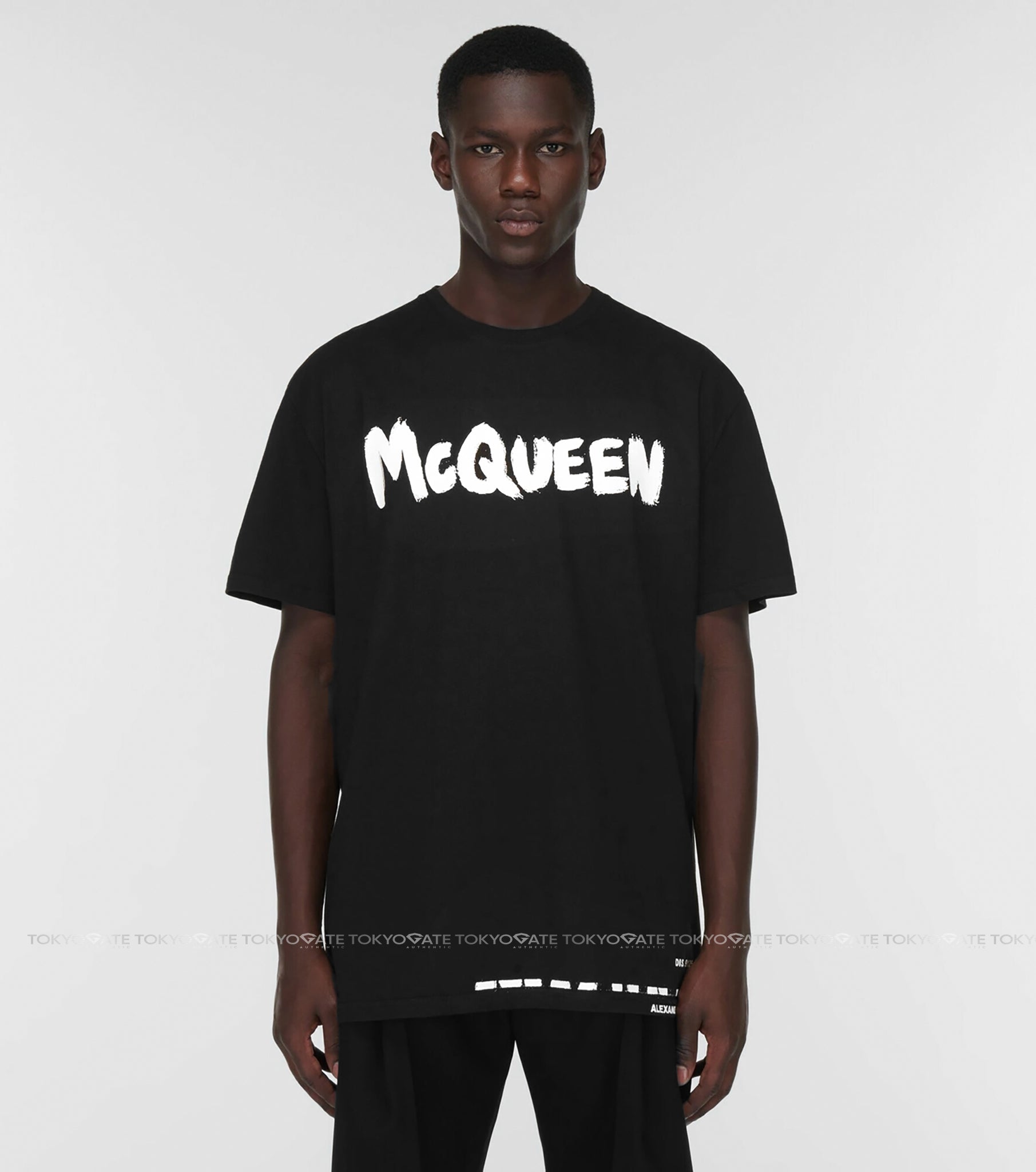 Áo phông Alexander McQueen 622104 QTZ57 0901 Graffiti Logo Black