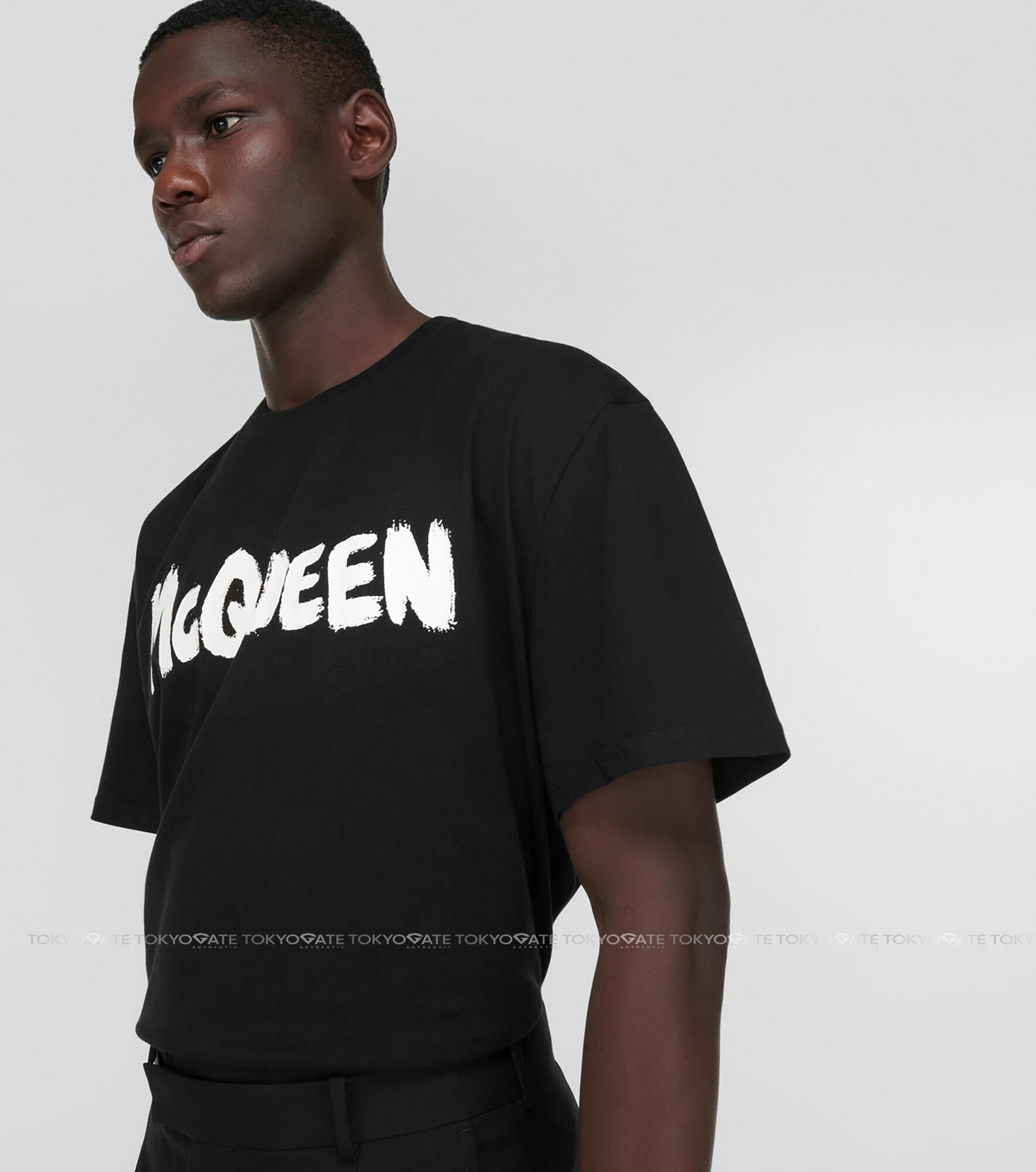 Áo phông Alexander McQueen 622104 QTZ57 0901 Graffiti Logo Black
