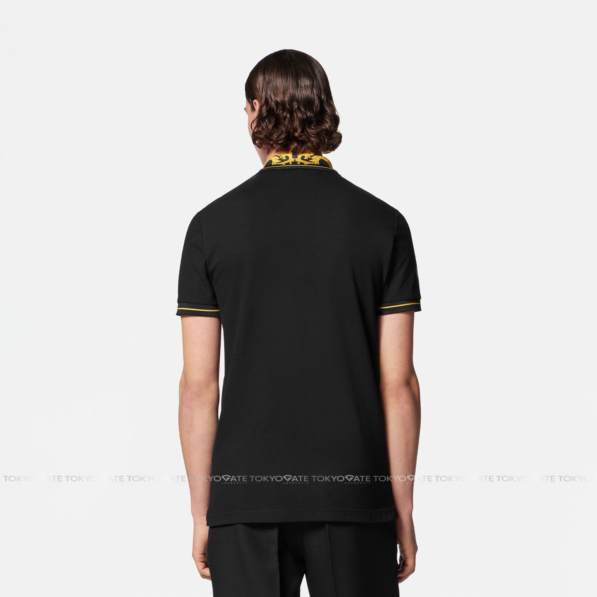 Áo polo Versace Jeans Couture 75GAGT05 CJ01T 899 Black Regular Fit