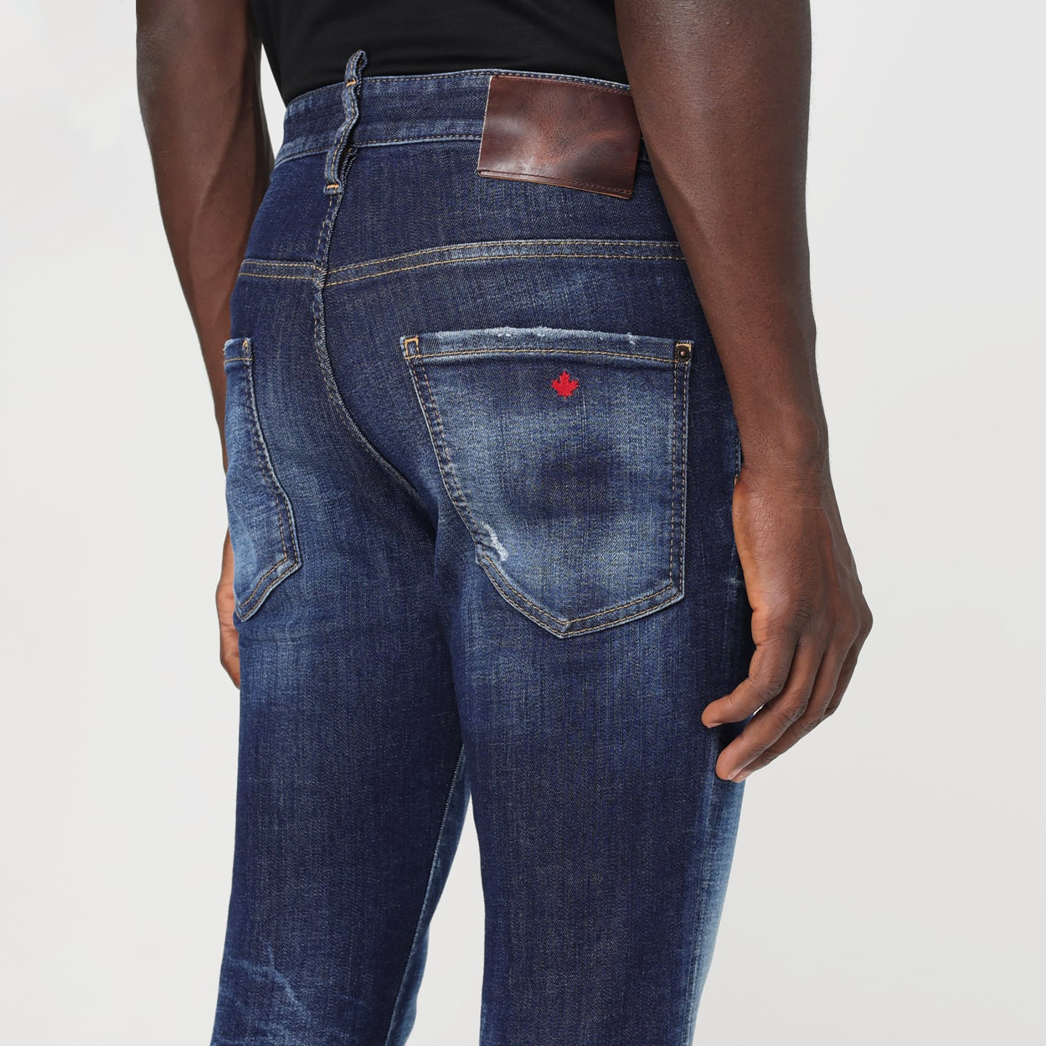 Quần jeans Dsquared2 S71LB1469 470 Dáng Skater